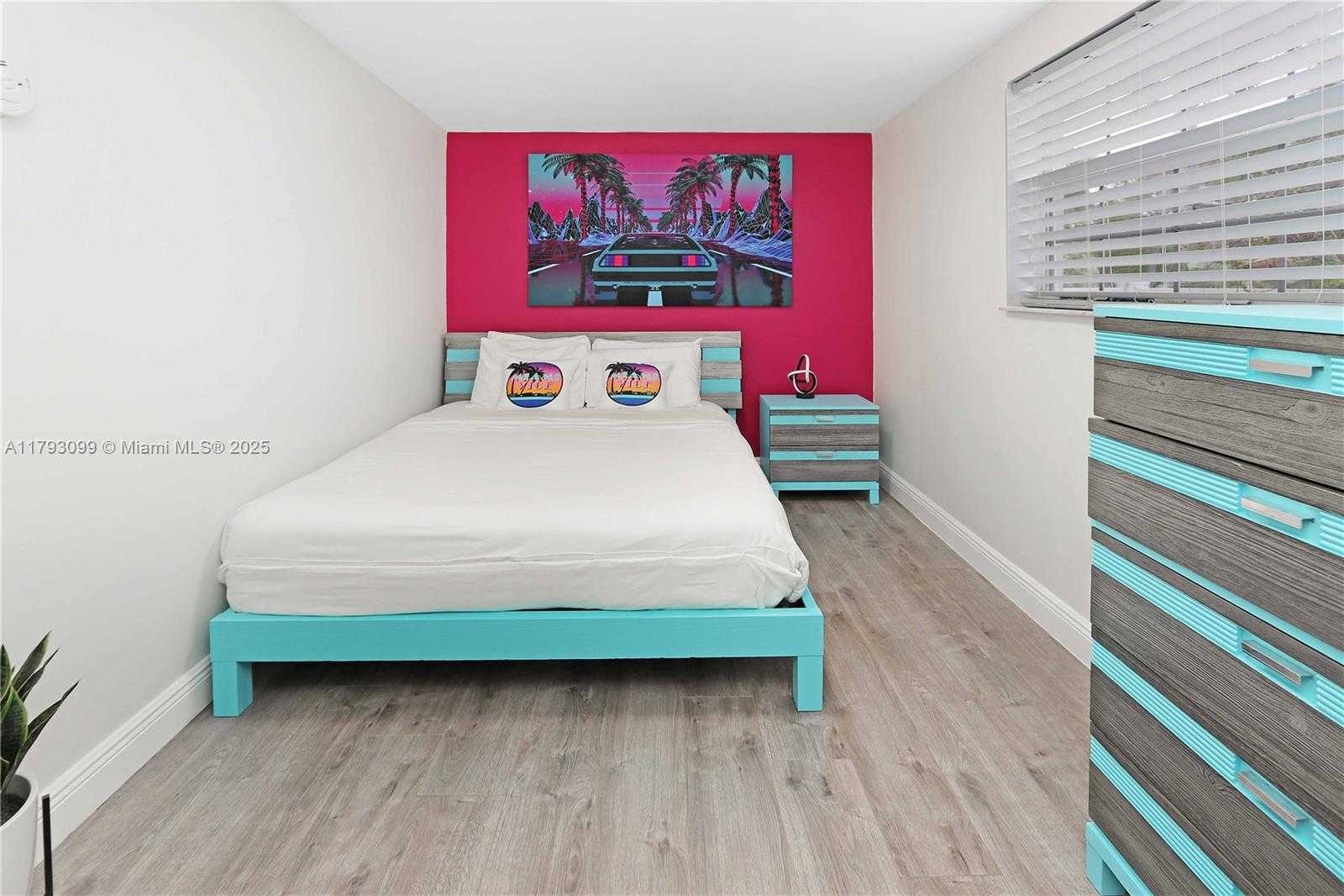 Small Image of 1535 HOLLYWOOD BLVD, Hollywood Number 17