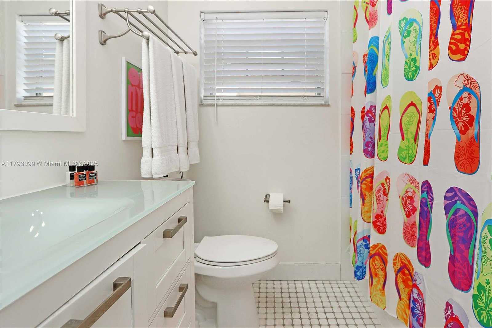 Small Image of 1535 HOLLYWOOD BLVD, Hollywood Number 24