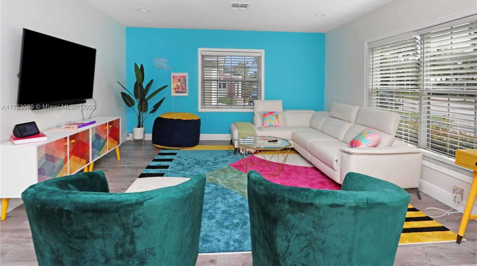Small Image of 1535 HOLLYWOOD BLVD, Hollywood Number 4