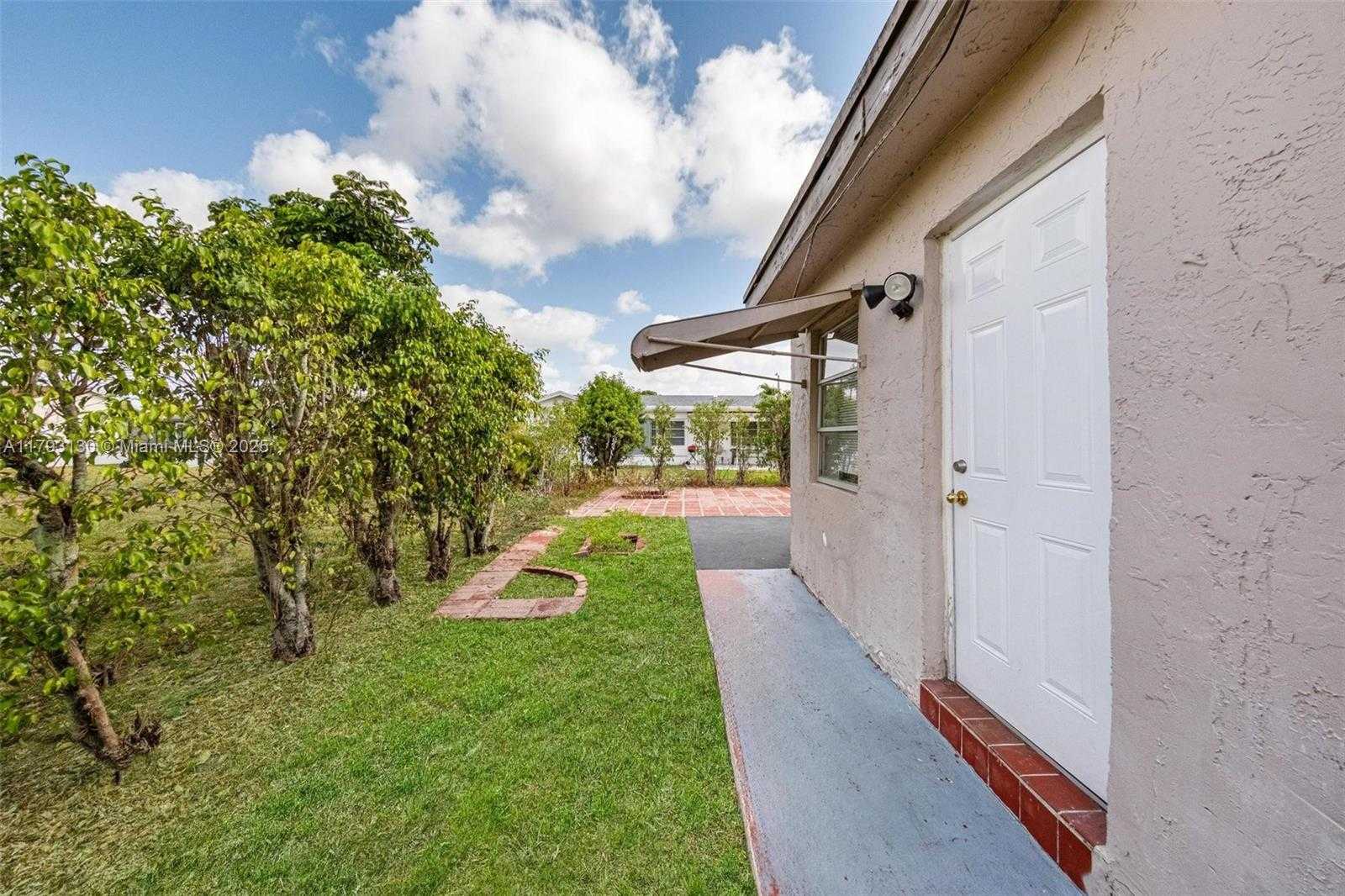 Small Image of 9103 NORTH WEST 81ST CT, Tamarac Number 10