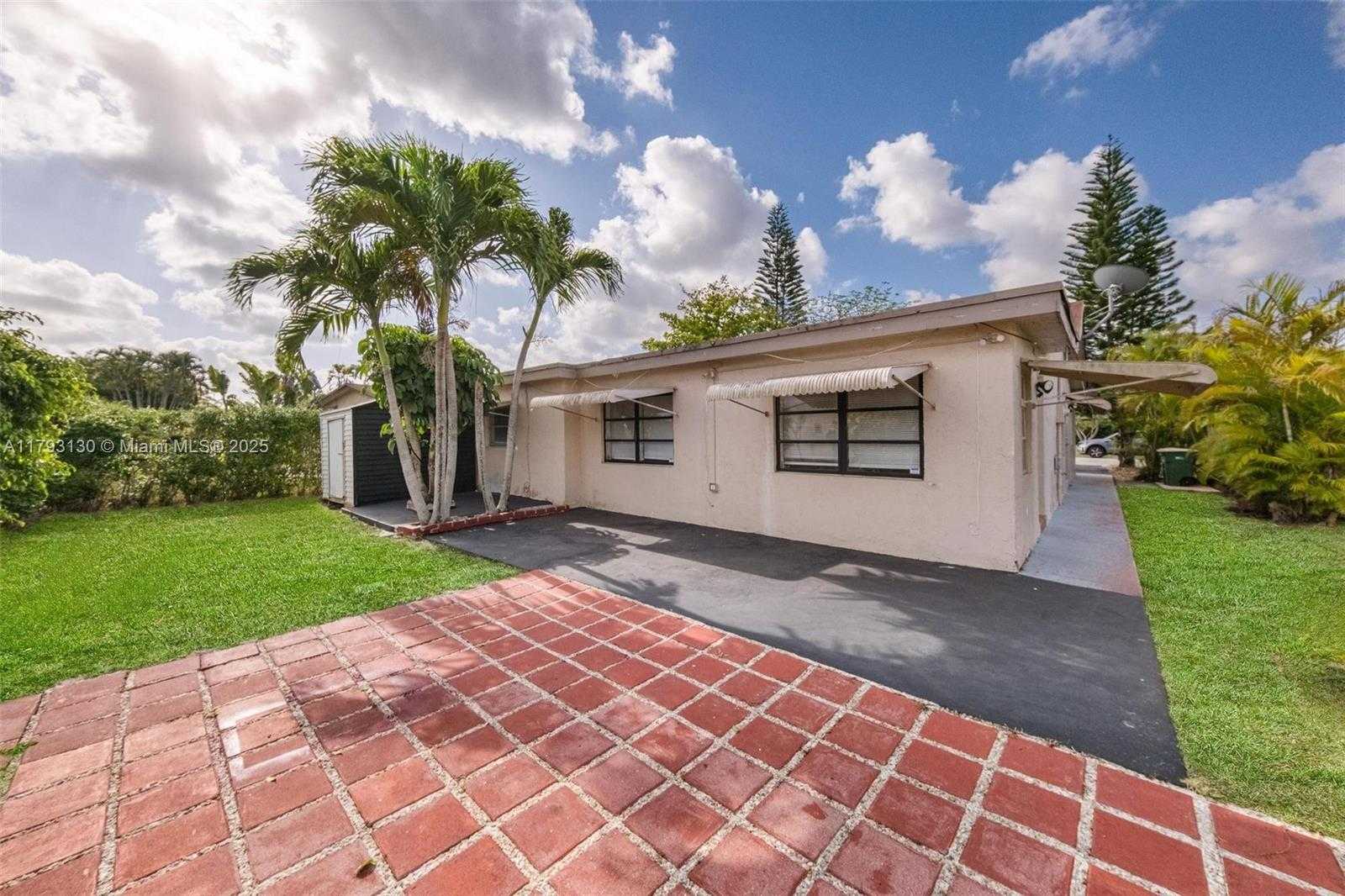 Small Image of 9103 NORTH WEST 81ST CT, Tamarac Number 13