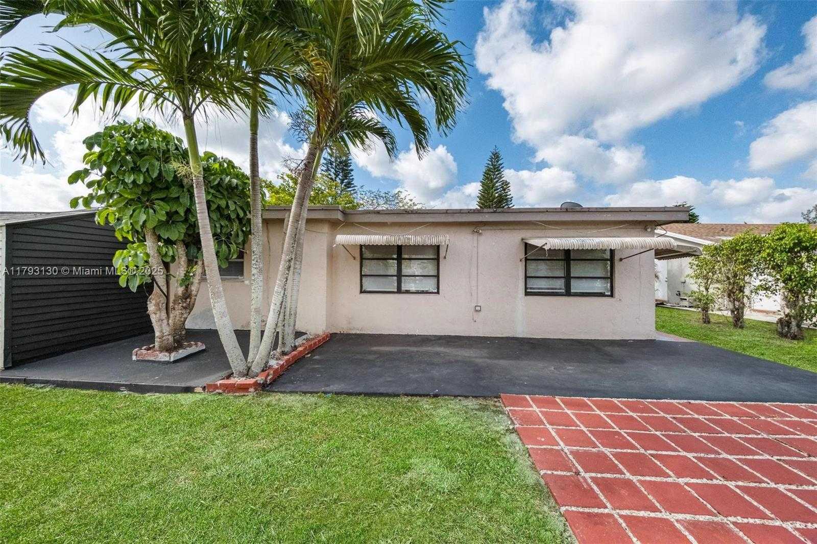 Small Image of 9103 NORTH WEST 81ST CT, Tamarac Number 15
