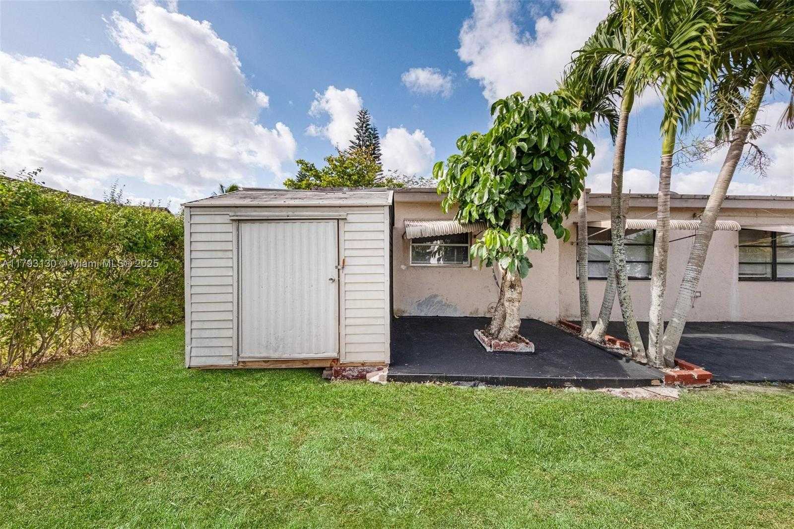 Small Image of 9103 NORTH WEST 81ST CT, Tamarac Number 16