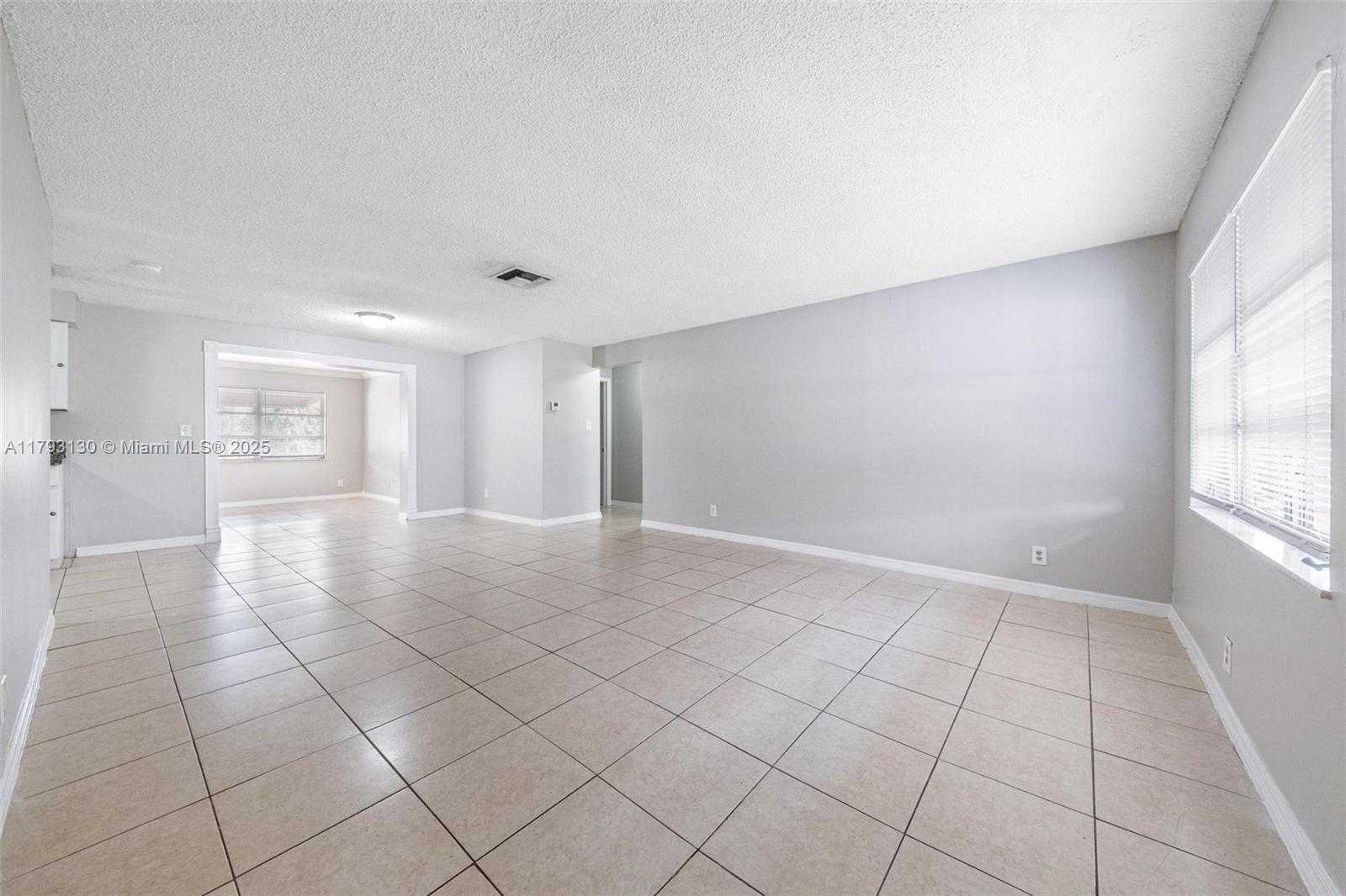 Small Image of 9103 NORTH WEST 81ST CT, Tamarac Number 20