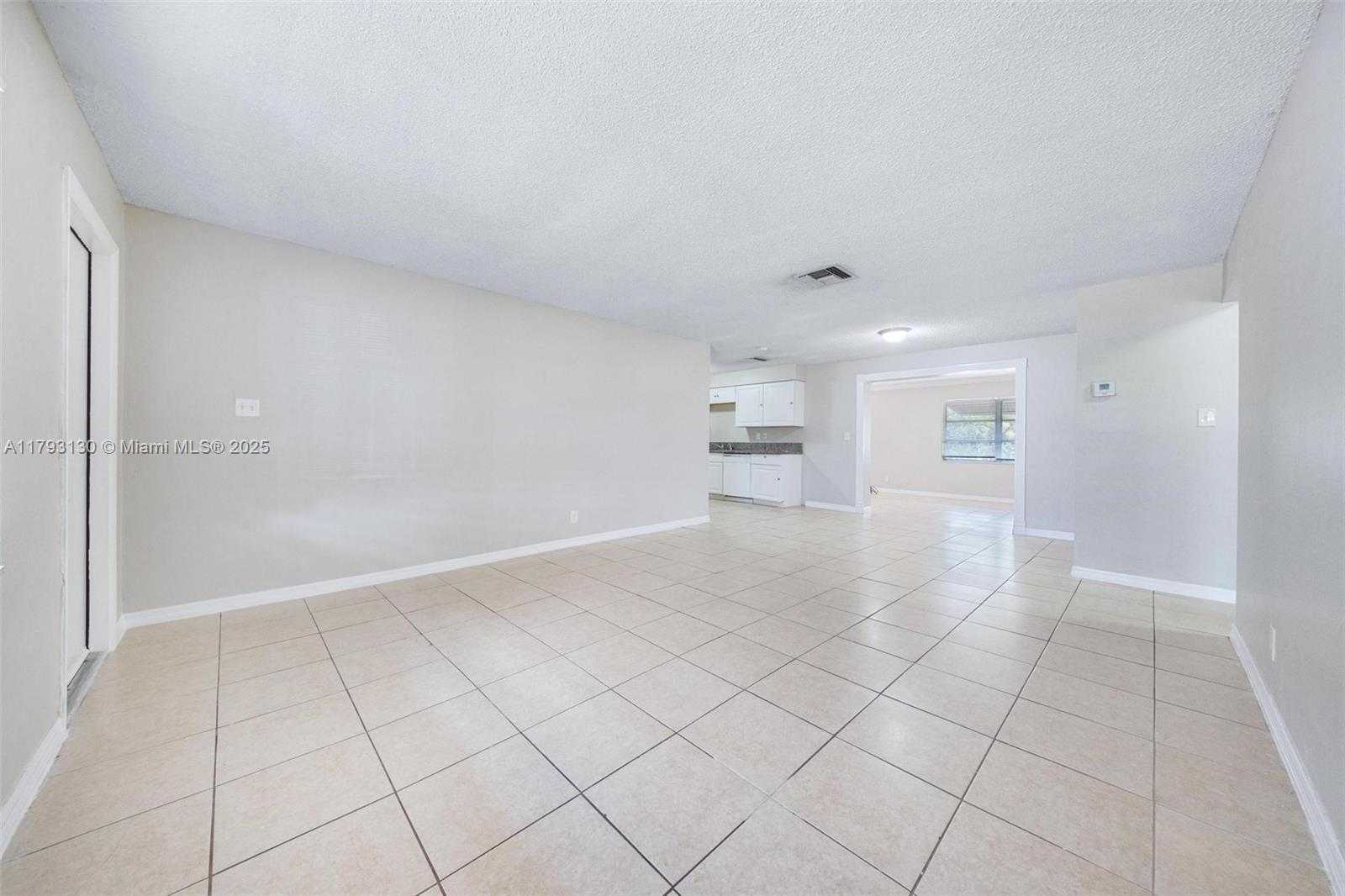 Small Image of 9103 NORTH WEST 81ST CT, Tamarac Number 21
