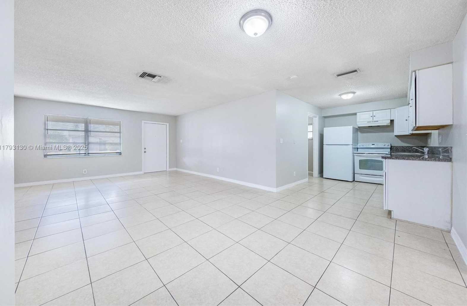 Small Image of 9103 NORTH WEST 81ST CT, Tamarac Number 25