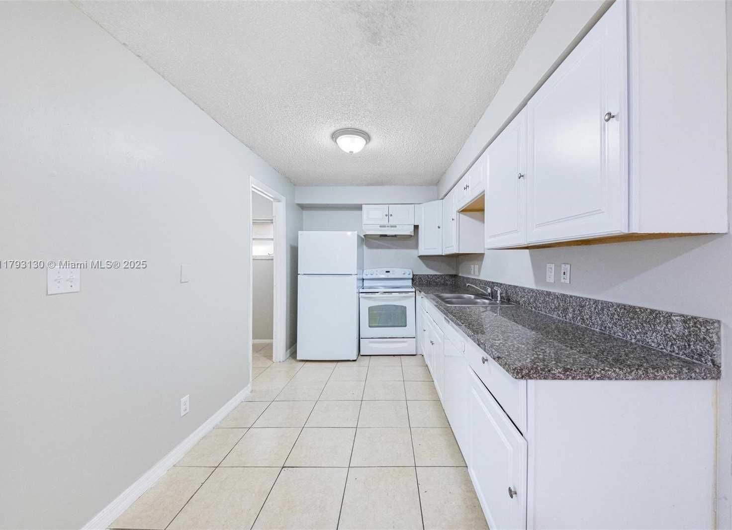 Small Image of 9103 NORTH WEST 81ST CT, Tamarac Number 27