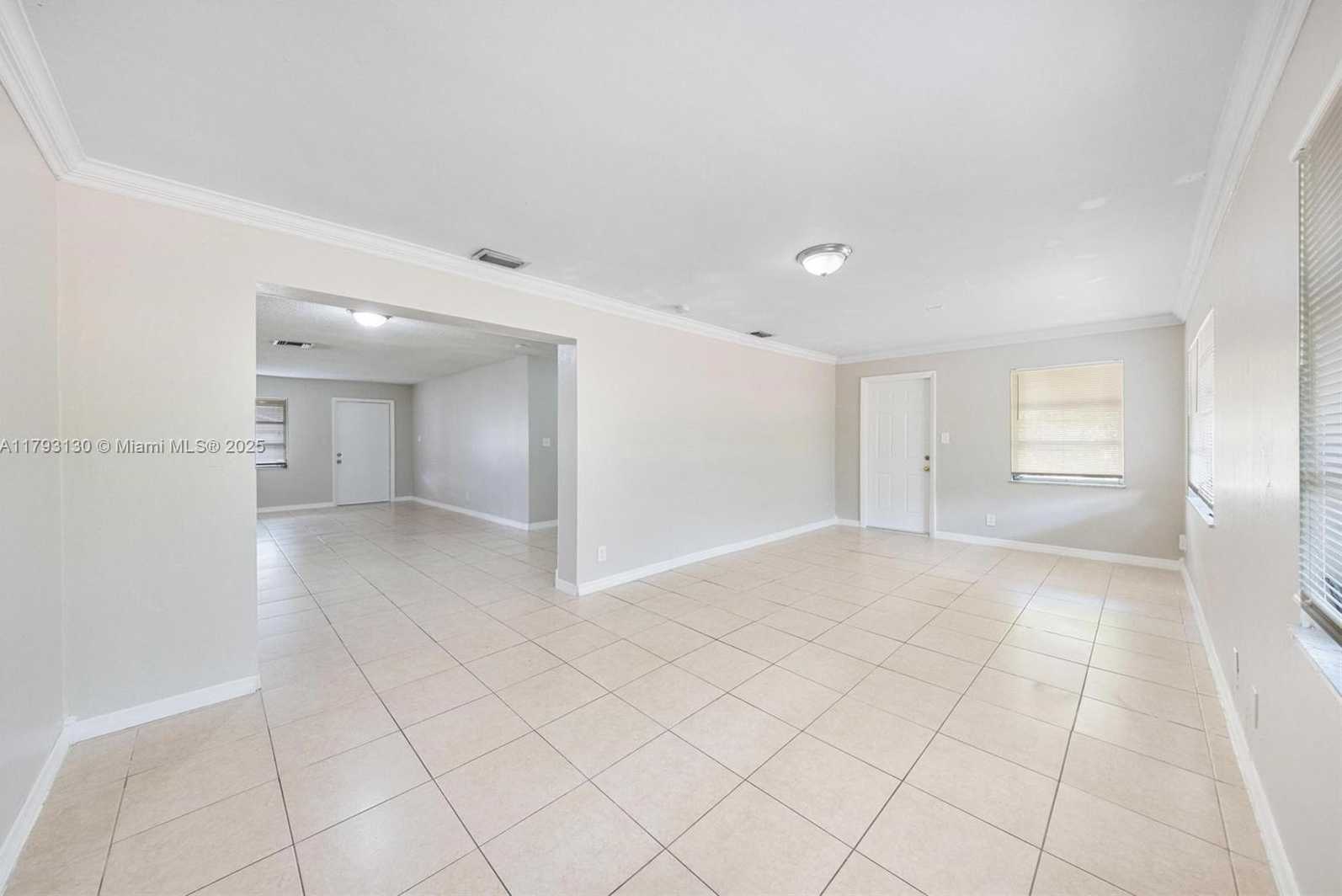 Small Image of 9103 NORTH WEST 81ST CT, Tamarac Number 33
