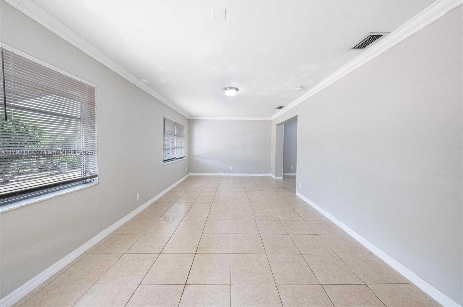 Small Image of 9103 NORTH WEST 81ST CT, Tamarac Number 34