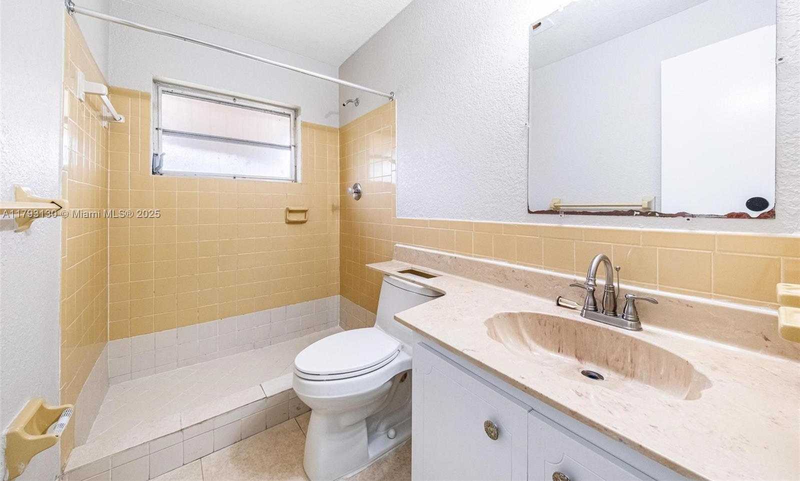 Small Image of 9103 NORTH WEST 81ST CT, Tamarac Number 38