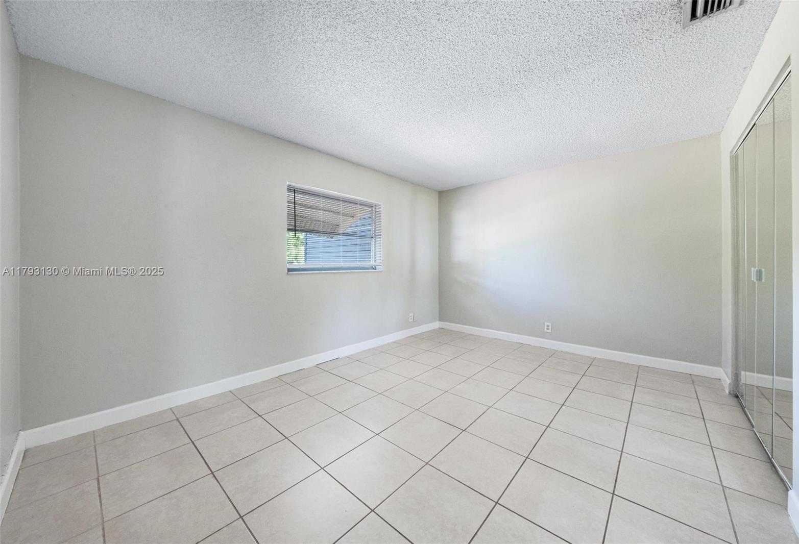 Small Image of 9103 NORTH WEST 81ST CT, Tamarac Number 39