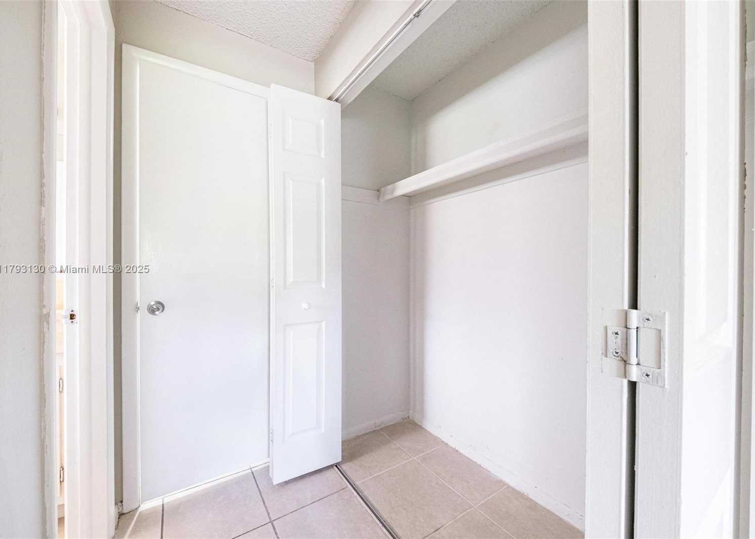 Small Image of 9103 NORTH WEST 81ST CT, Tamarac Number 41