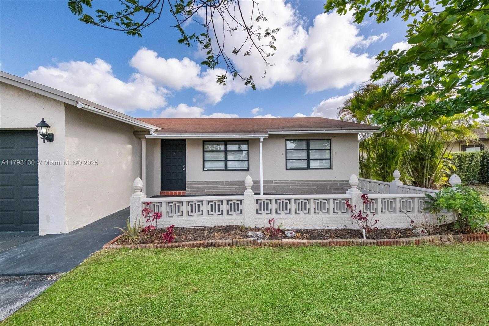 Small Image of 9103 NORTH WEST 81ST CT, Tamarac Number 5
