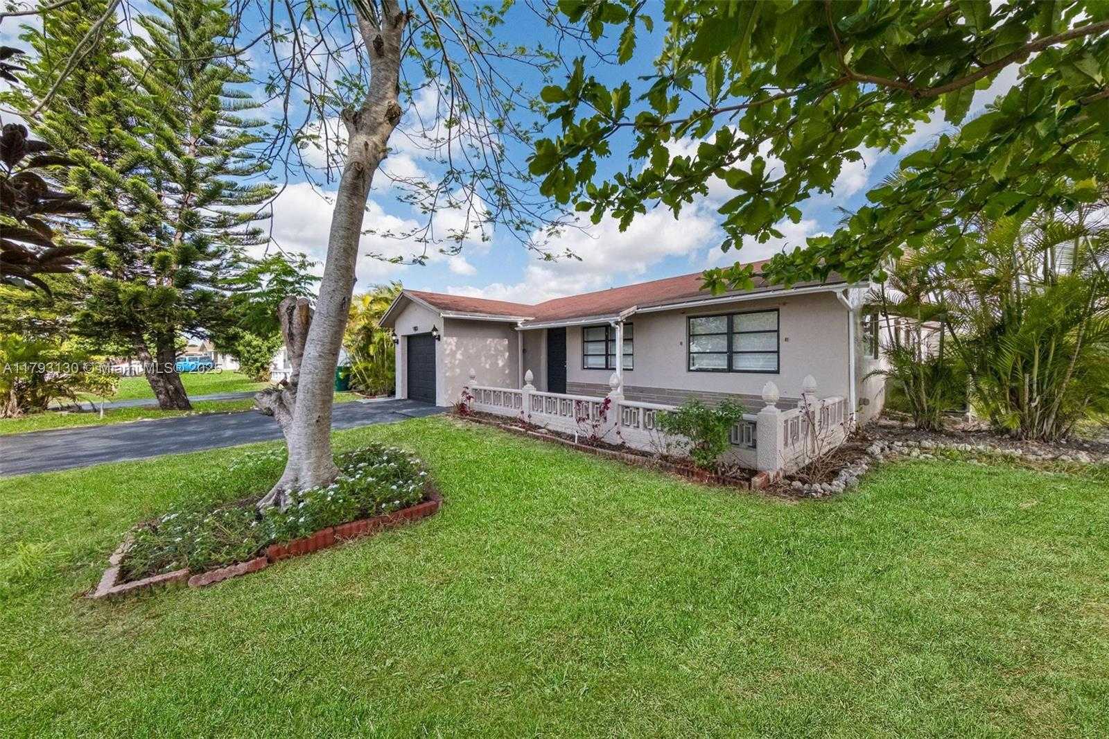 Small Image of 9103 NORTH WEST 81ST CT, Tamarac Number 8