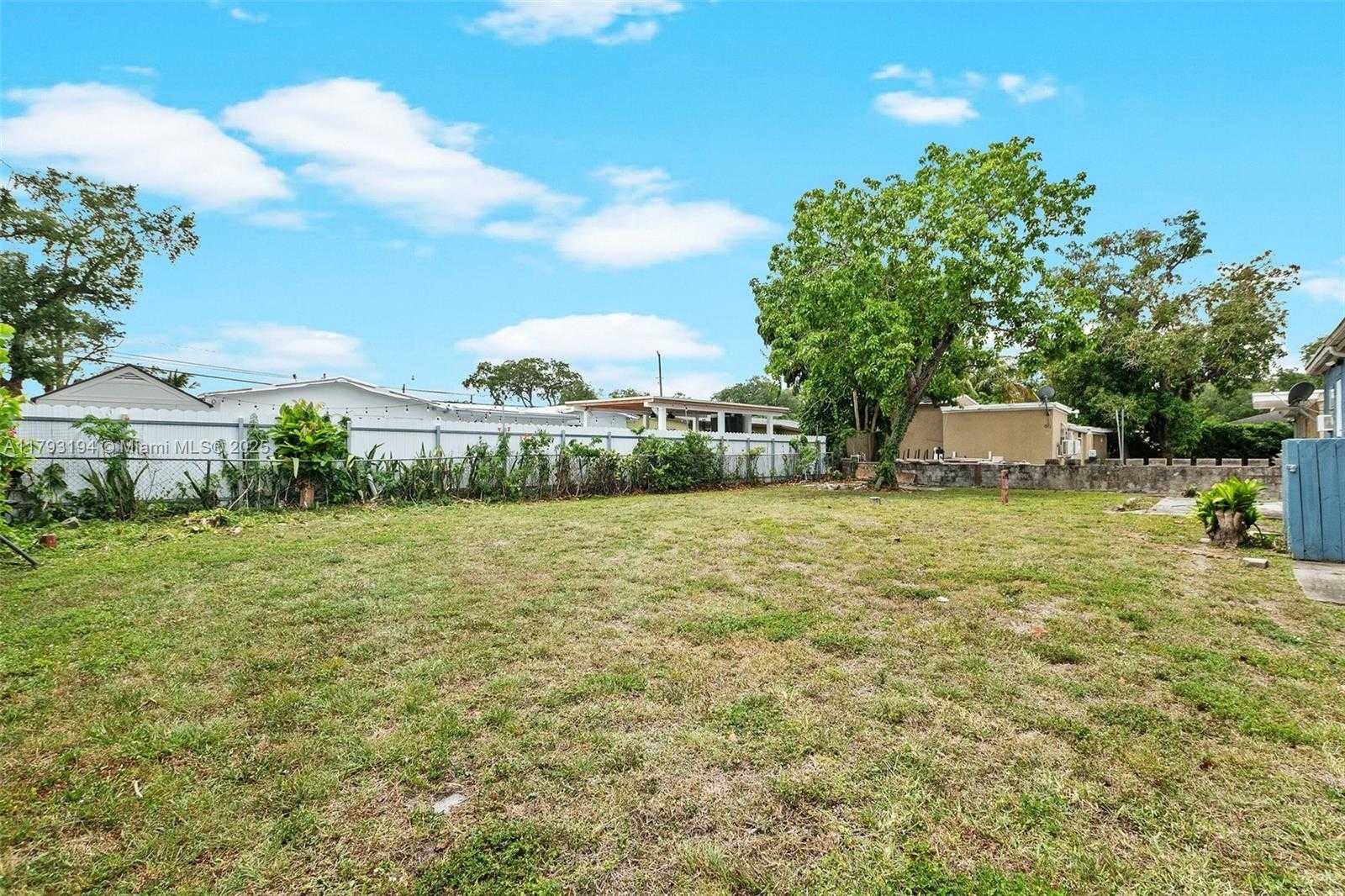 Small Image of 2870 NORTH WEST 169TH TER, Miami Gardens Number 21