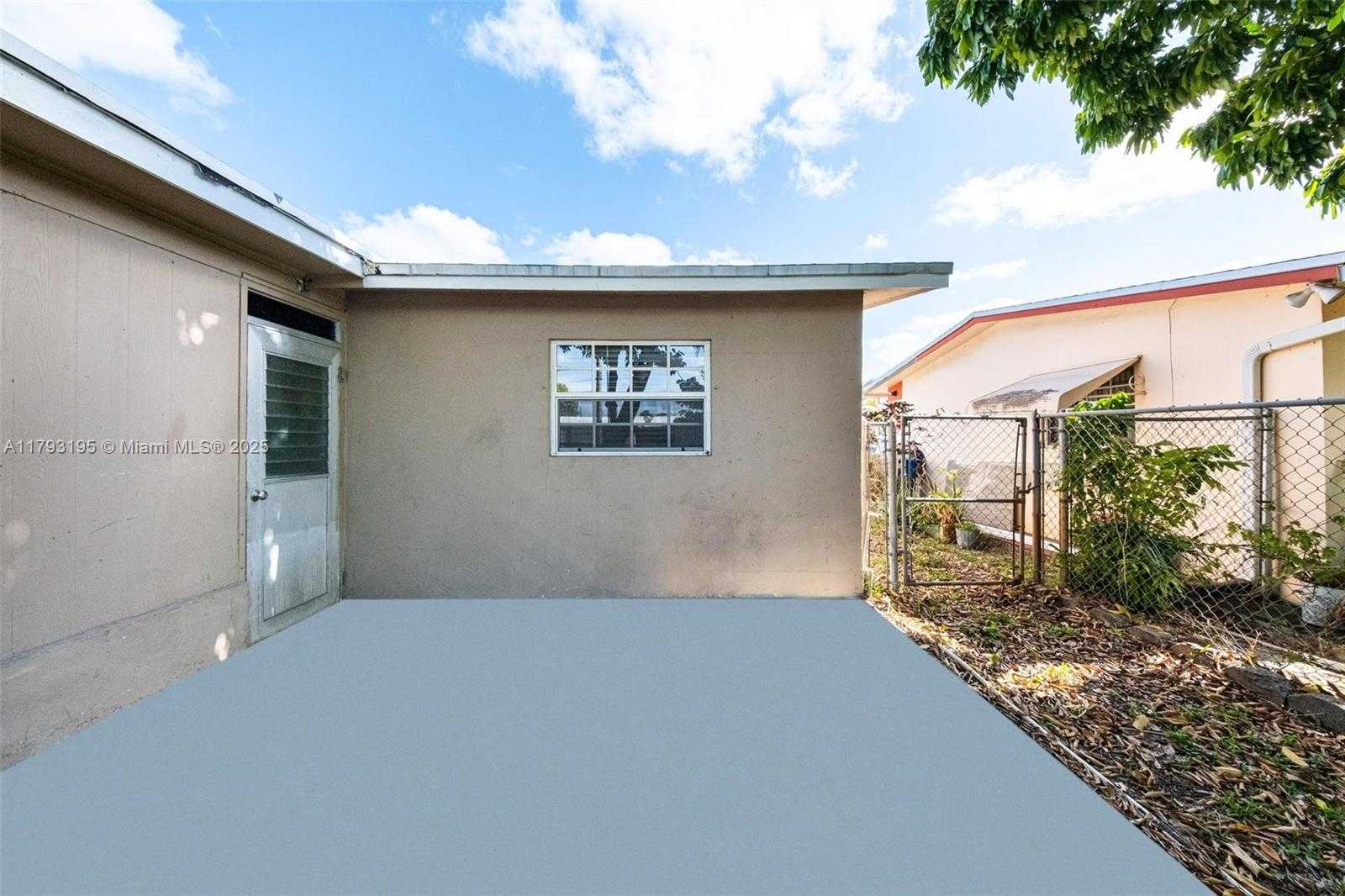 Small Image of 6421 NORTH WEST 24TH PL, Sunrise Number 19