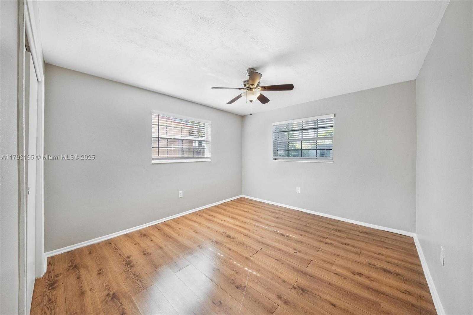 Small Image of 6421 NORTH WEST 24TH PL, Sunrise Number 35