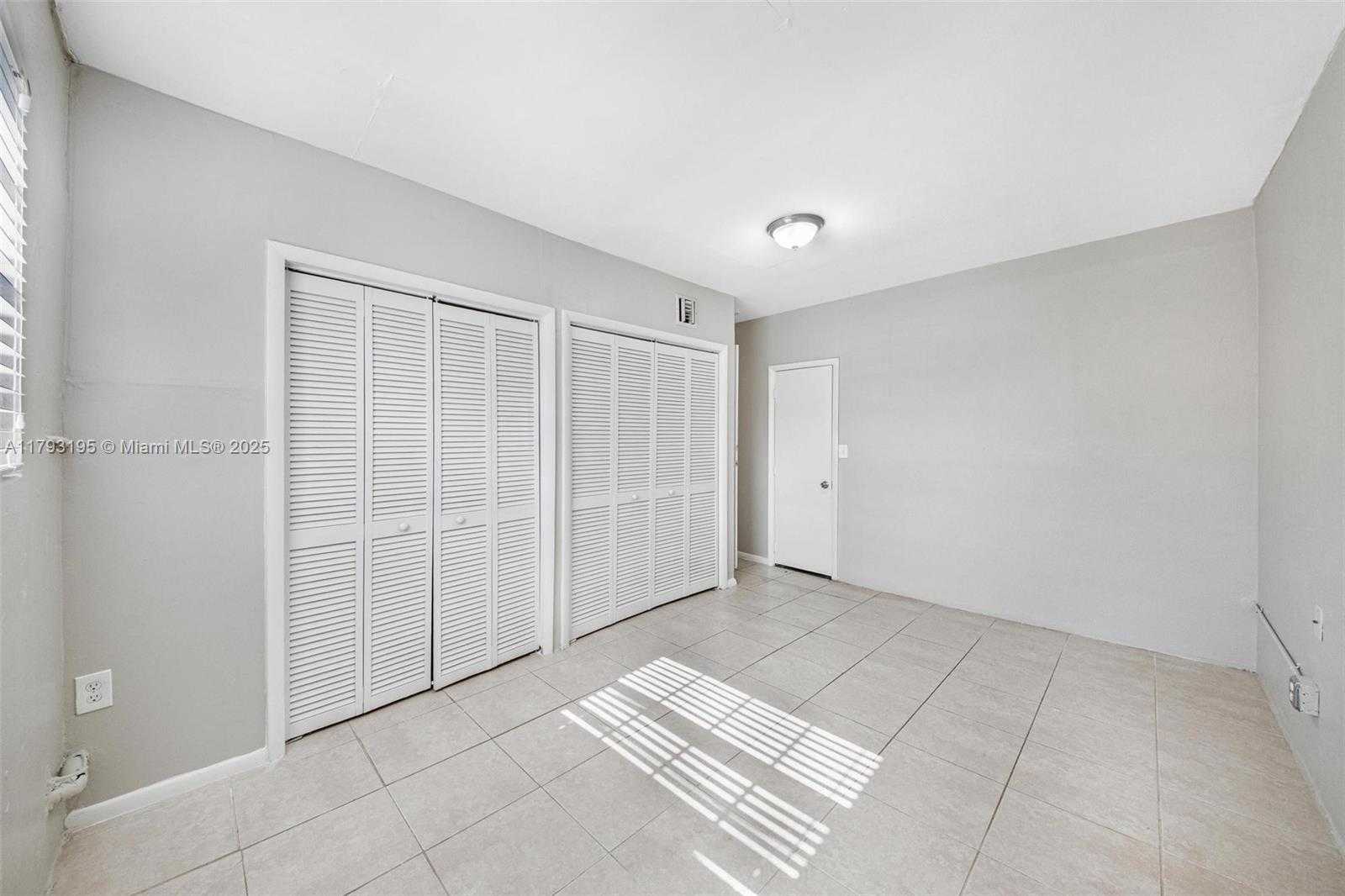Small Image of 6421 NORTH WEST 24TH PL, Sunrise Number 39