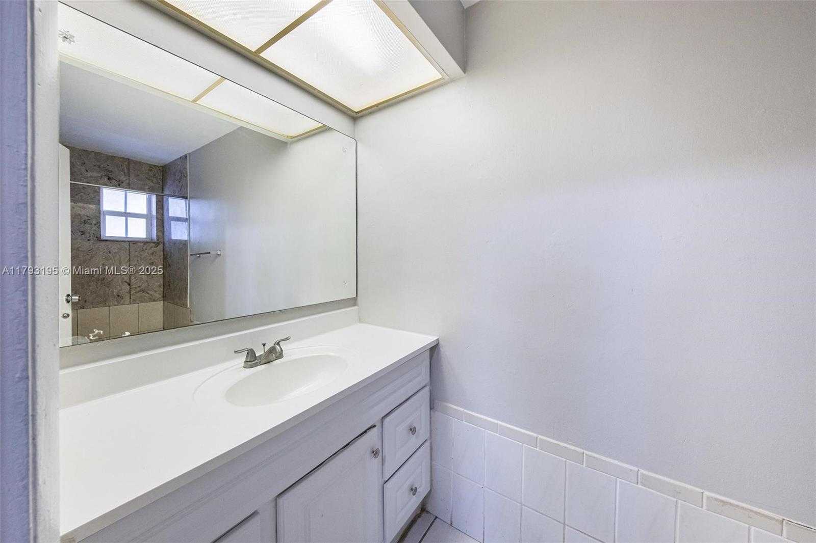 Small Image of 6421 NORTH WEST 24TH PL, Sunrise Number 43