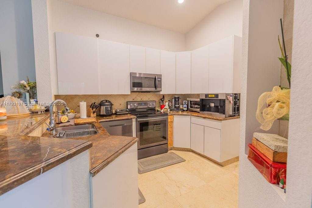 Small Image of 1558 SUNSET WAY, Weston Number 9