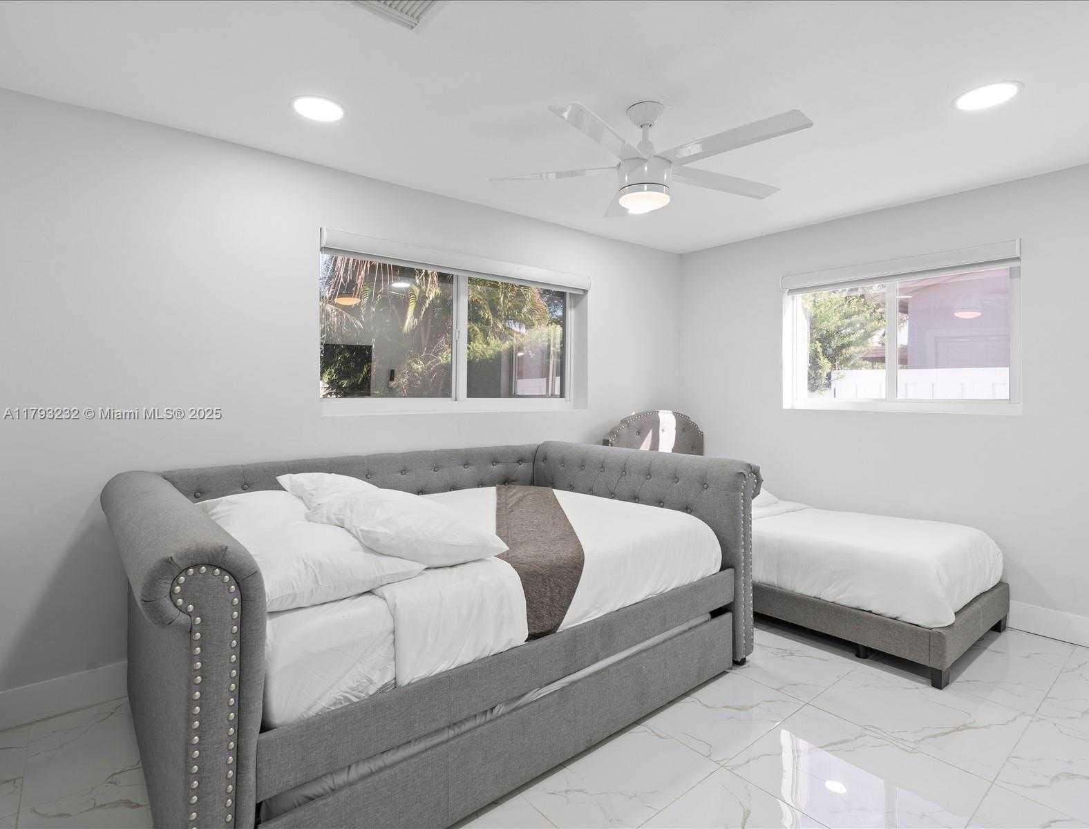 Small Image of 6820 SOUTH WEST 9TH ST, Pembroke Pines Number 11