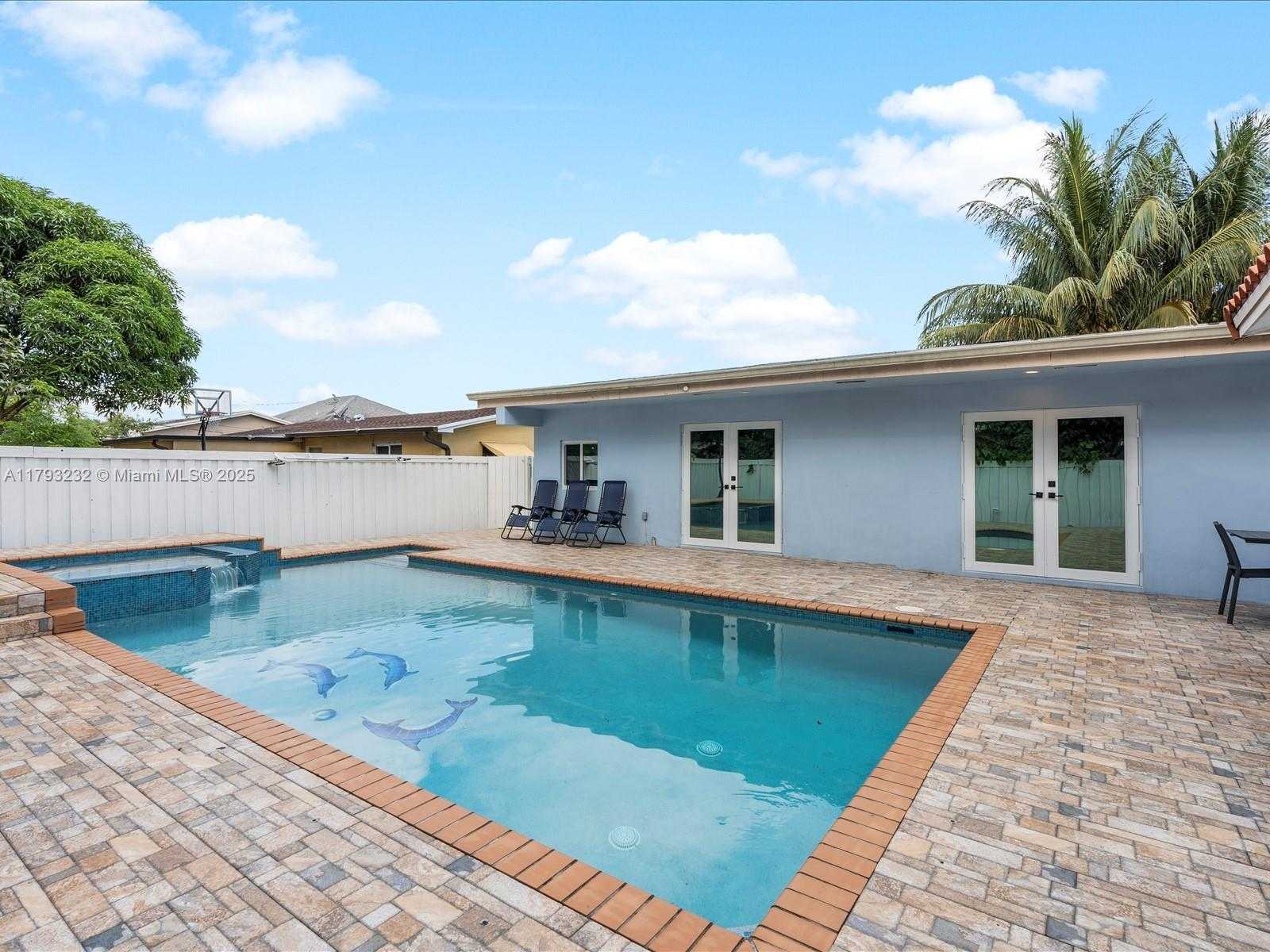 Small Image of 6820 SOUTH WEST 9TH ST, Pembroke Pines Number 21