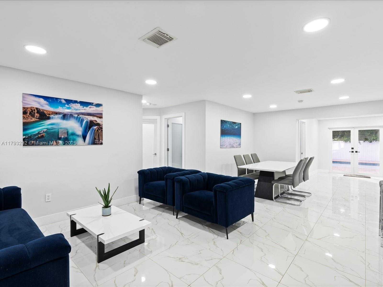 Small Image of 6820 SOUTH WEST 9TH ST, Pembroke Pines Number 5