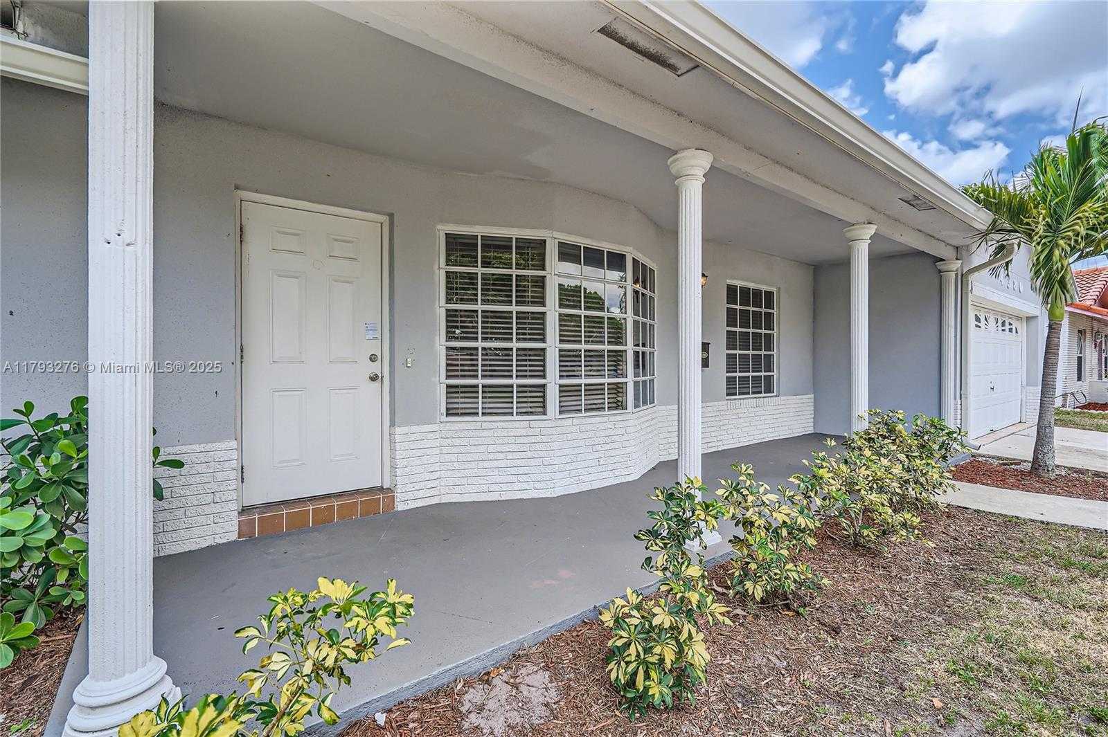 Small Image of 4380 NORTH WEST 4TH CT, Coconut Creek Number 3