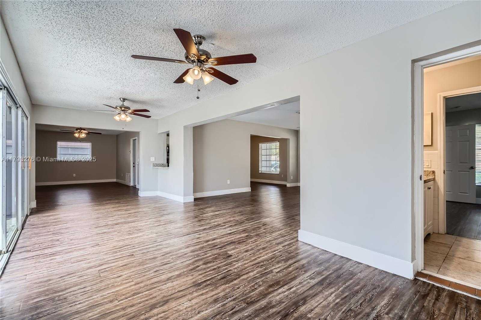 Small Image of 4380 NORTH WEST 4TH CT, Coconut Creek Number 6