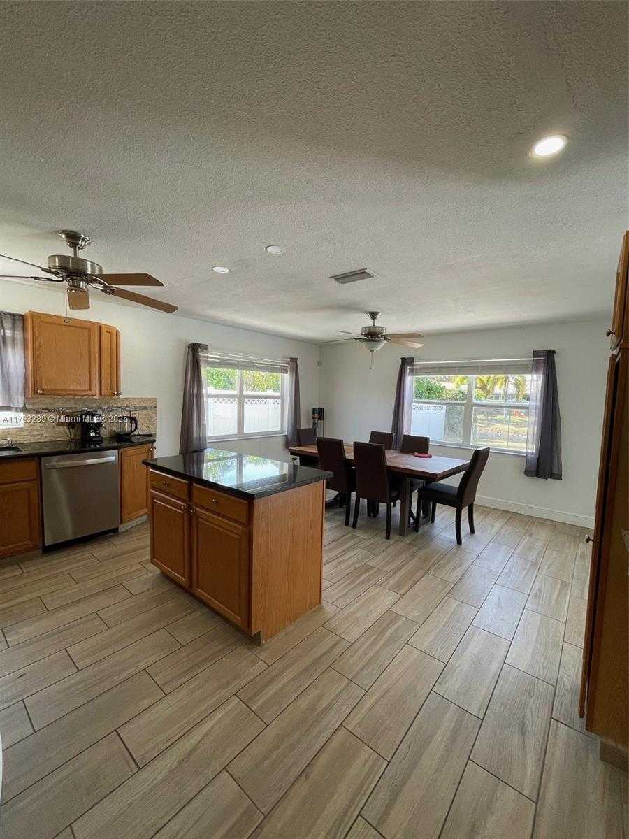 Small Image of 8588 NORTH WEST 27TH DR, Coral Springs Number 11