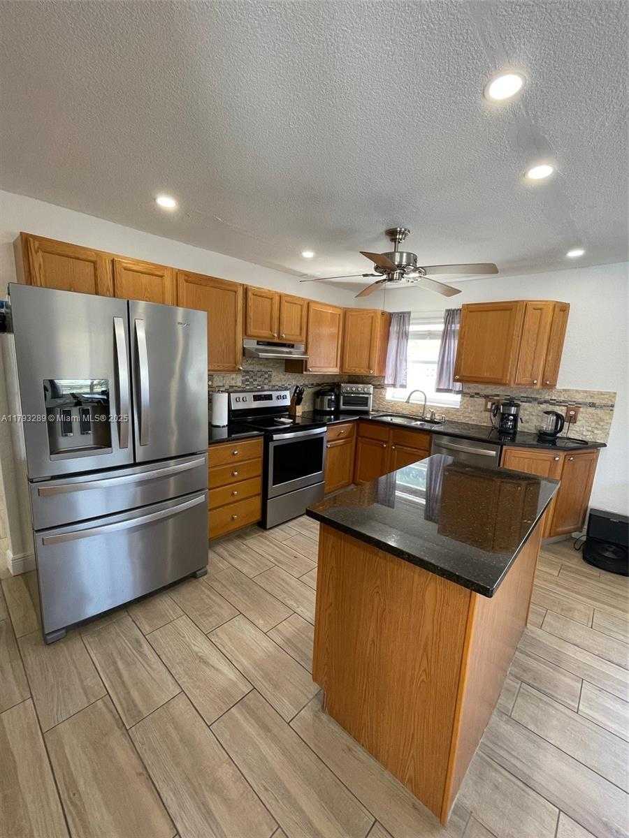 Small Image of 8588 NORTH WEST 27TH DR, Coral Springs Number 12