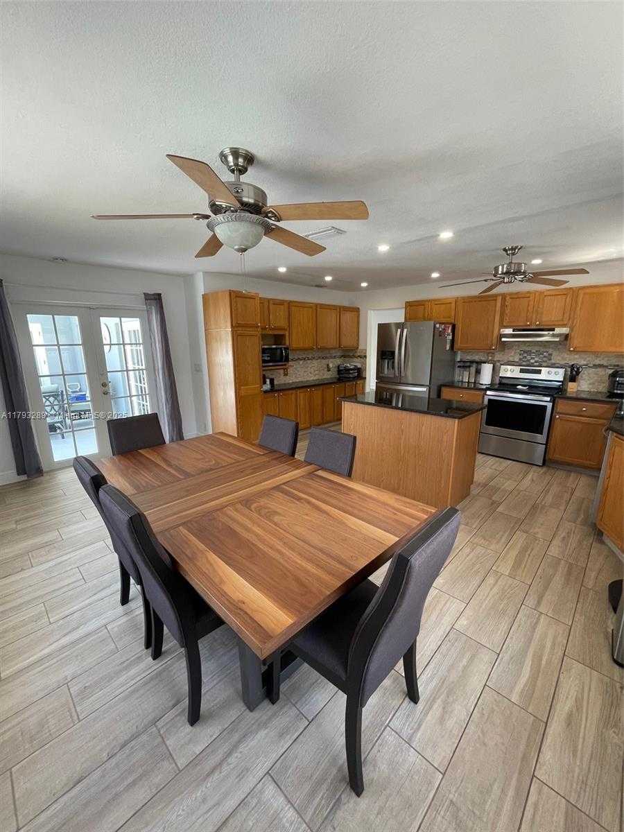 Small Image of 8588 NORTH WEST 27TH DR, Coral Springs Number 14