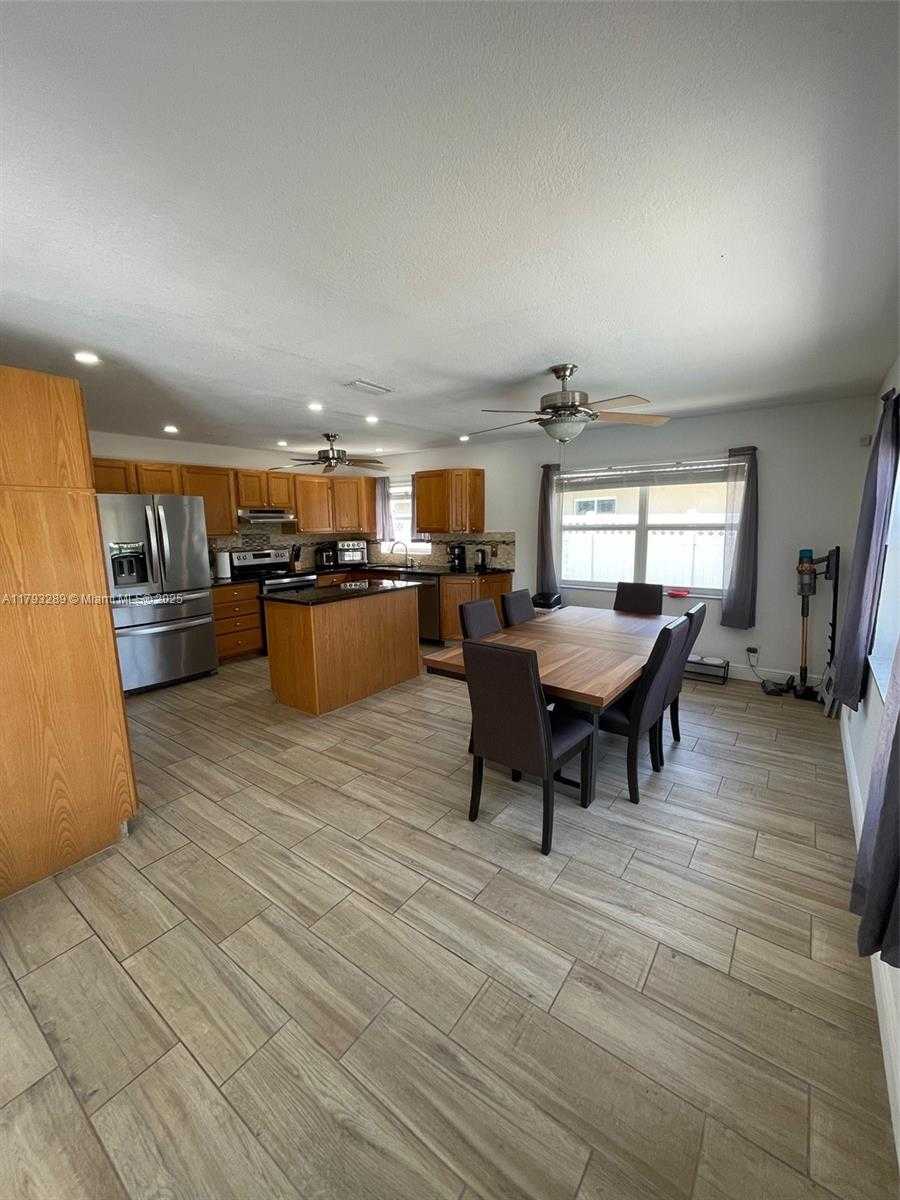 Small Image of 8588 NORTH WEST 27TH DR, Coral Springs Number 16