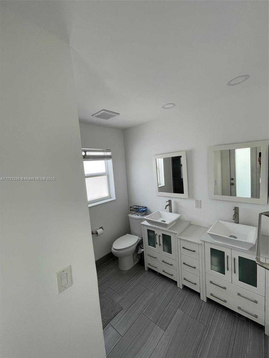 Small Image of 8588 NORTH WEST 27TH DR, Coral Springs Number 25