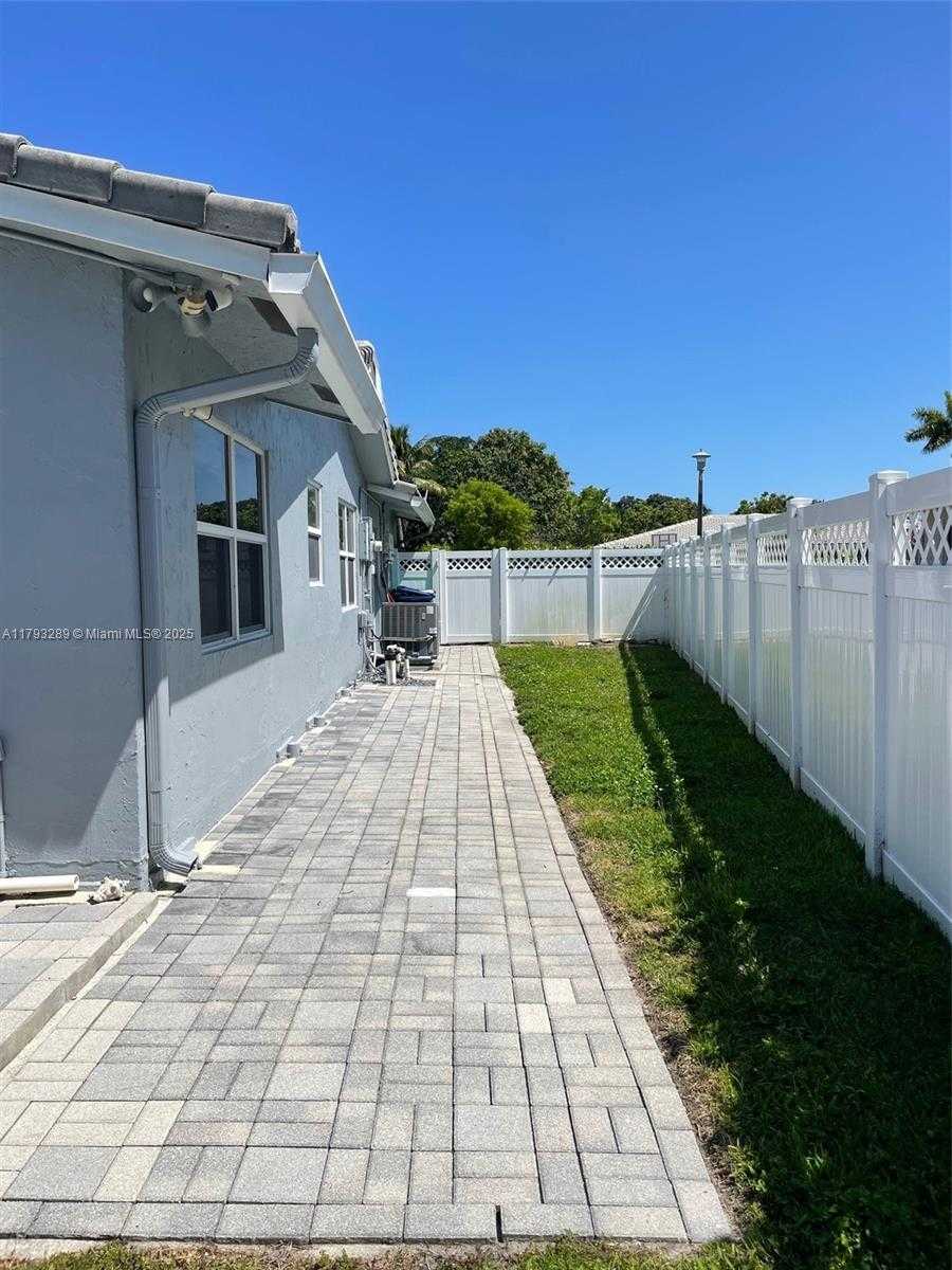Small Image of 8588 NORTH WEST 27TH DR, Coral Springs Number 33