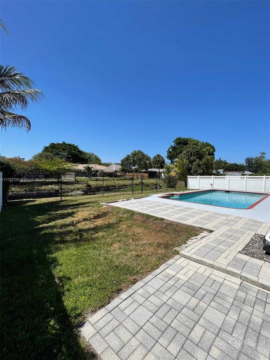 Small Image of 8588 NORTH WEST 27TH DR, Coral Springs Number 34