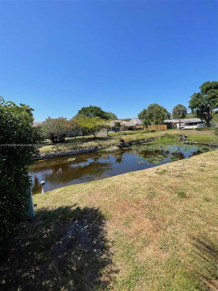 Small Image of 8588 NORTH WEST 27TH DR, Coral Springs Number 39