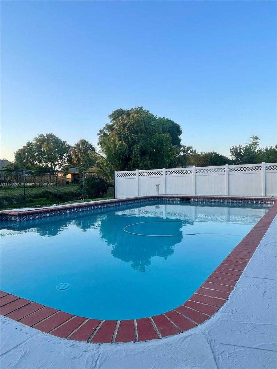 Small Image of 8588 NORTH WEST 27TH DR, Coral Springs Number 41