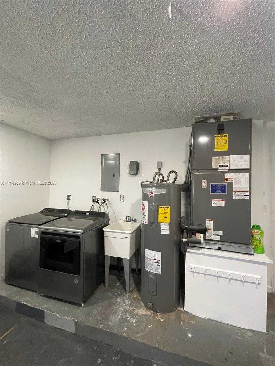 Small Image of 8588 NORTH WEST 27TH DR, Coral Springs Number 45
