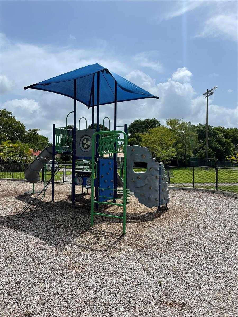 Small Image of 8588 NORTH WEST 27TH DR, Coral Springs Number 48