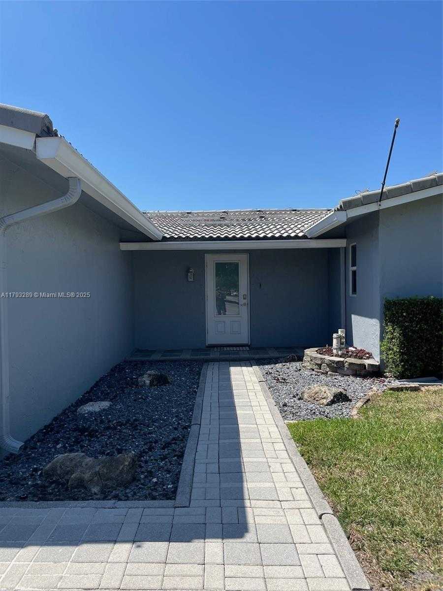 Small Image of 8588 NORTH WEST 27TH DR, Coral Springs Number 5