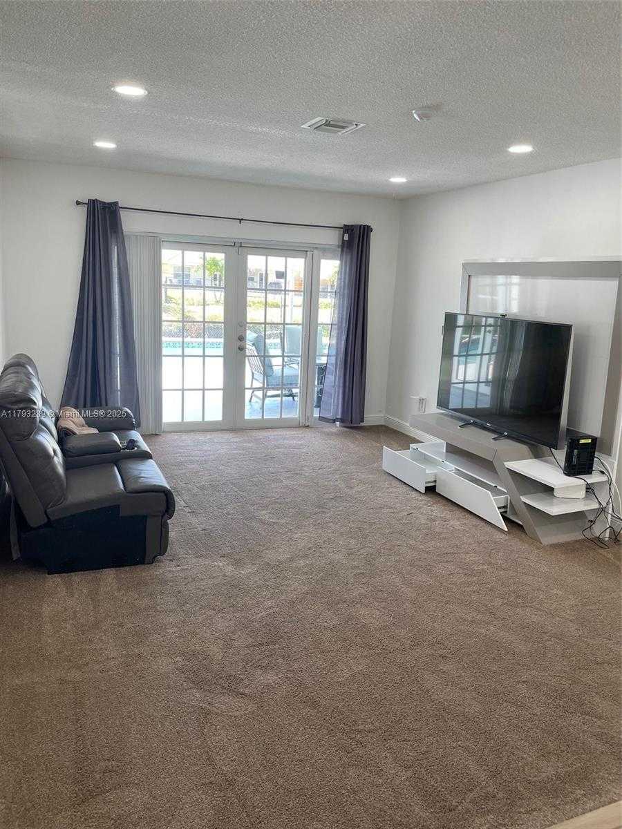 Small Image of 8588 NORTH WEST 27TH DR, Coral Springs Number 6