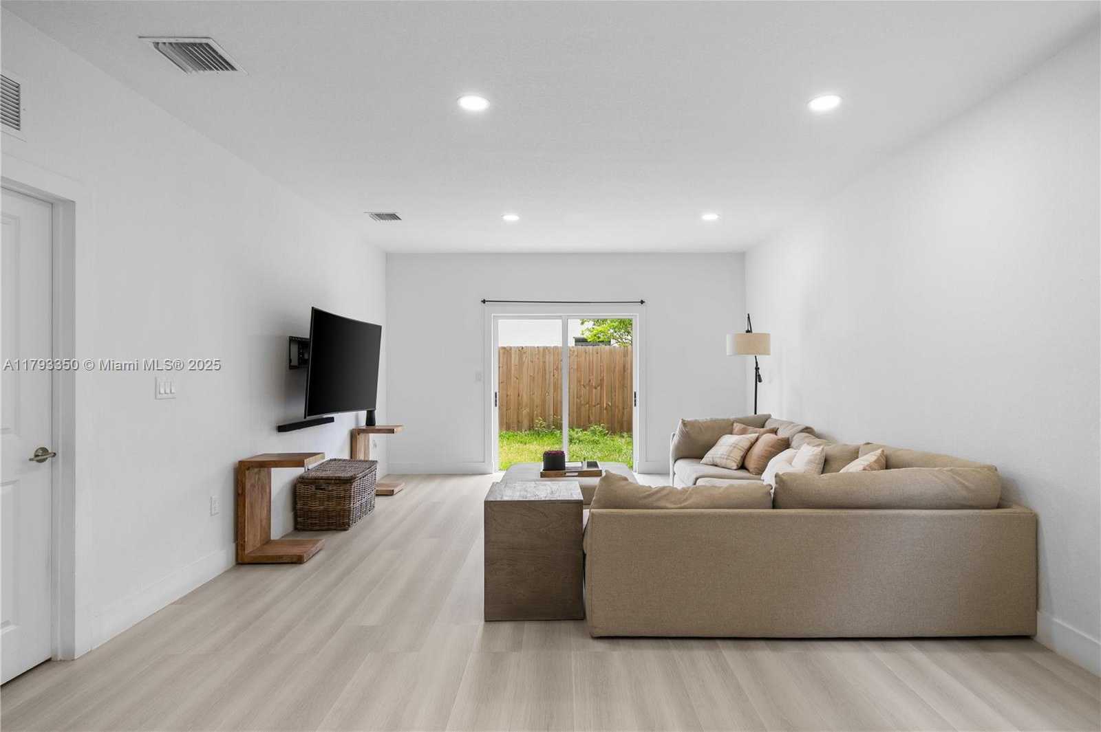 Small Image of 1387 SOUTH EAST 26TH TER, Homestead Number 13