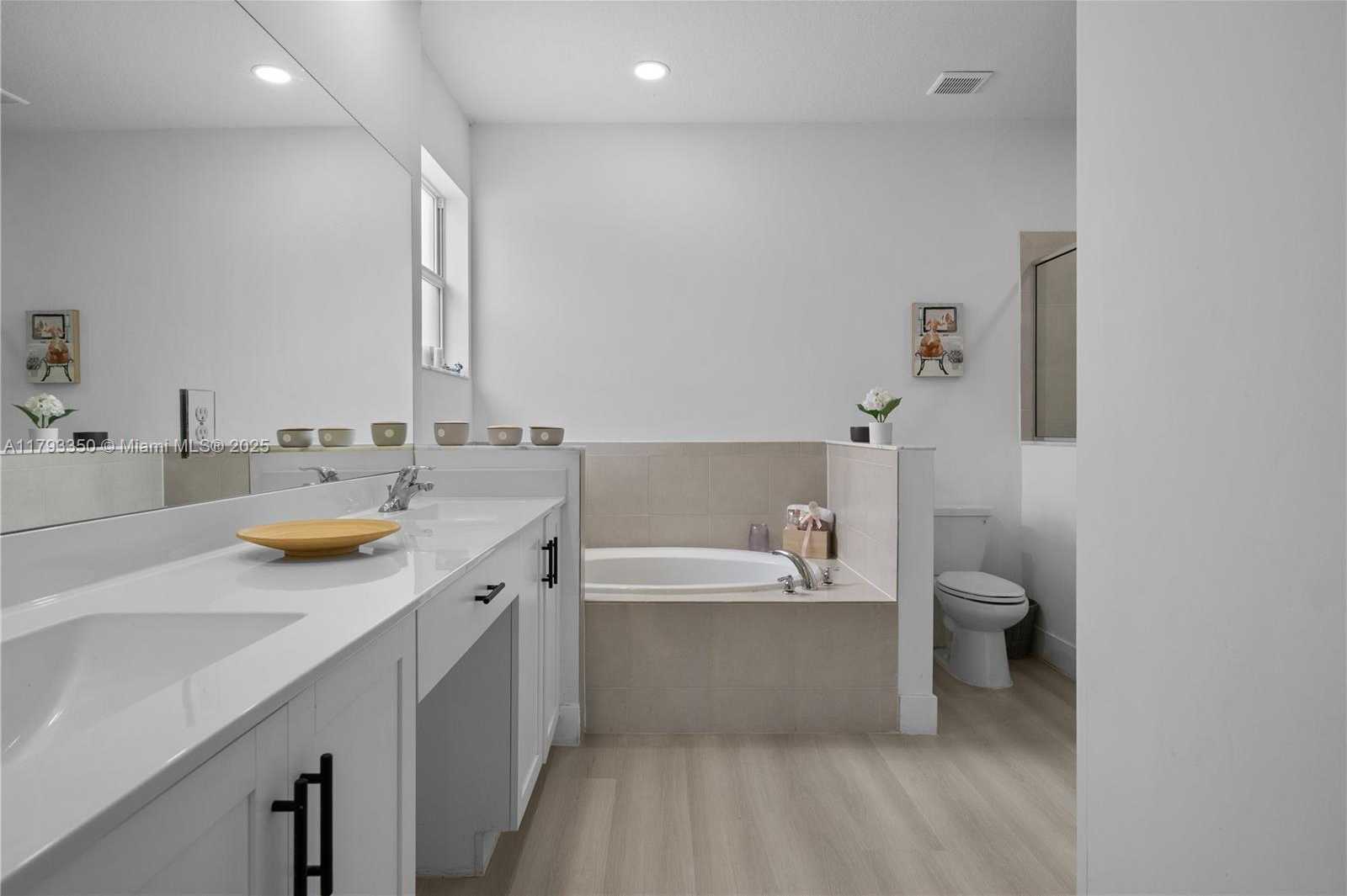 Small Image of 1387 SOUTH EAST 26TH TER, Homestead Number 19