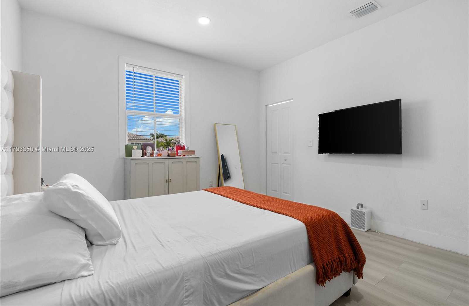 Small Image of 1387 SOUTH EAST 26TH TER, Homestead Number 25