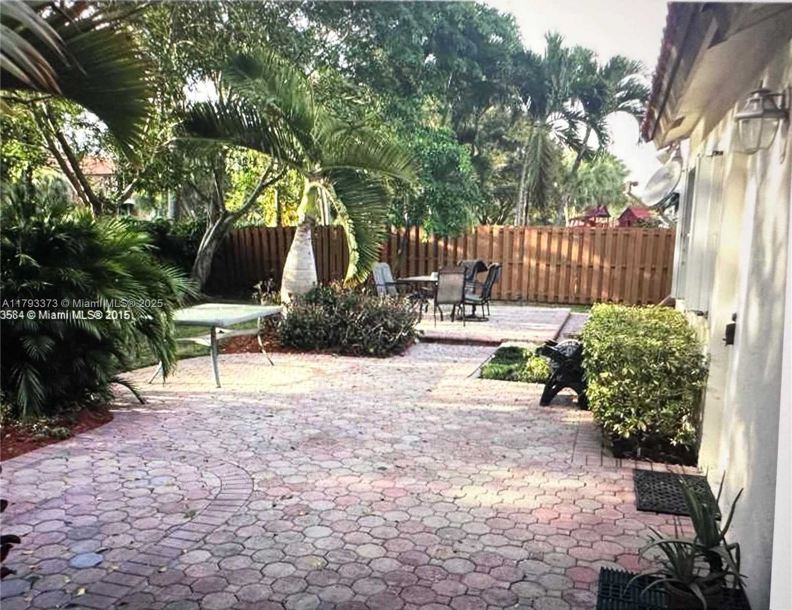 Small Image of 6558 NORTH WEST 113TH PL, Doral Number 15