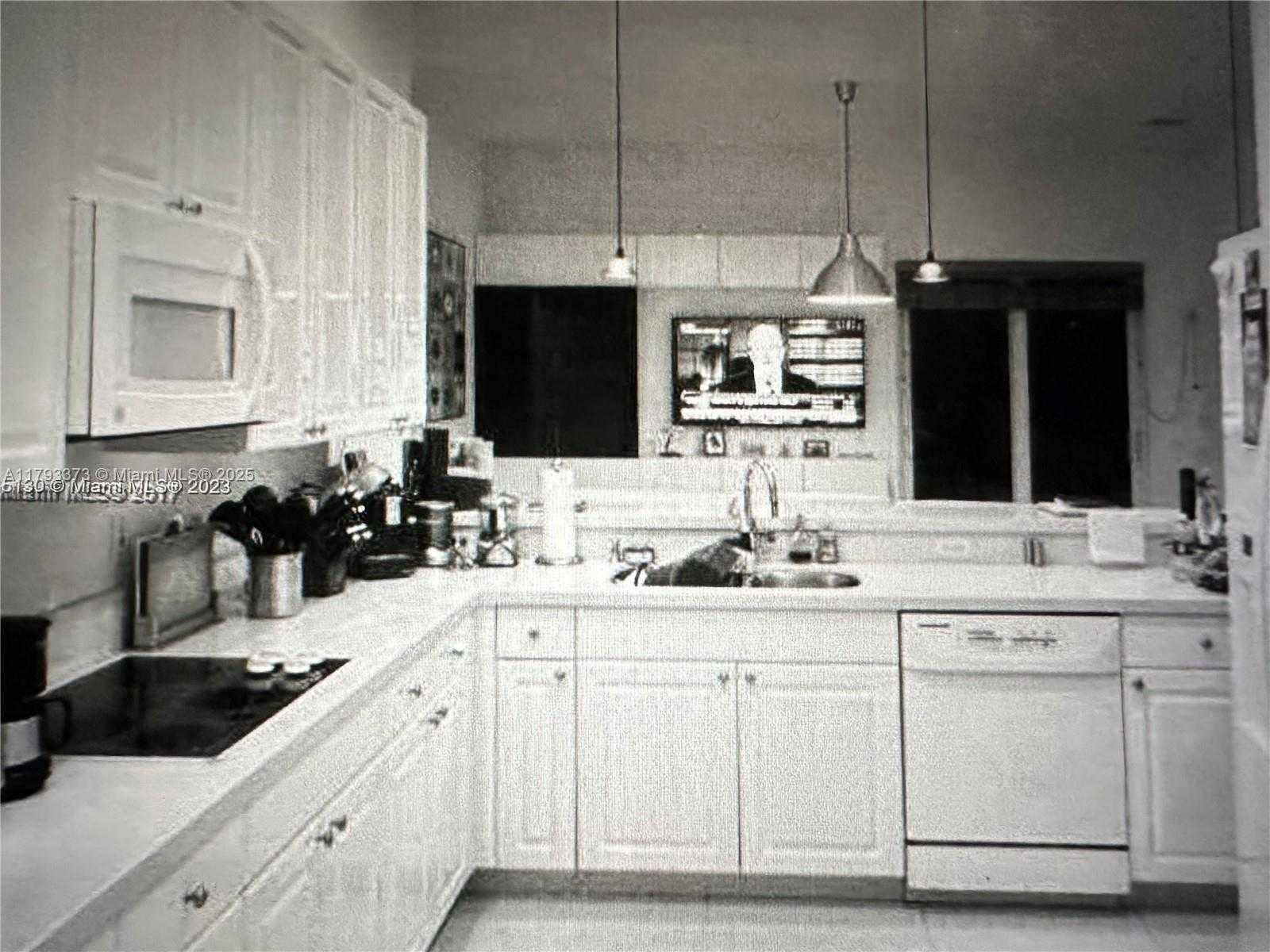 Small Image of 6558 NORTH WEST 113TH PL, Doral Number 3