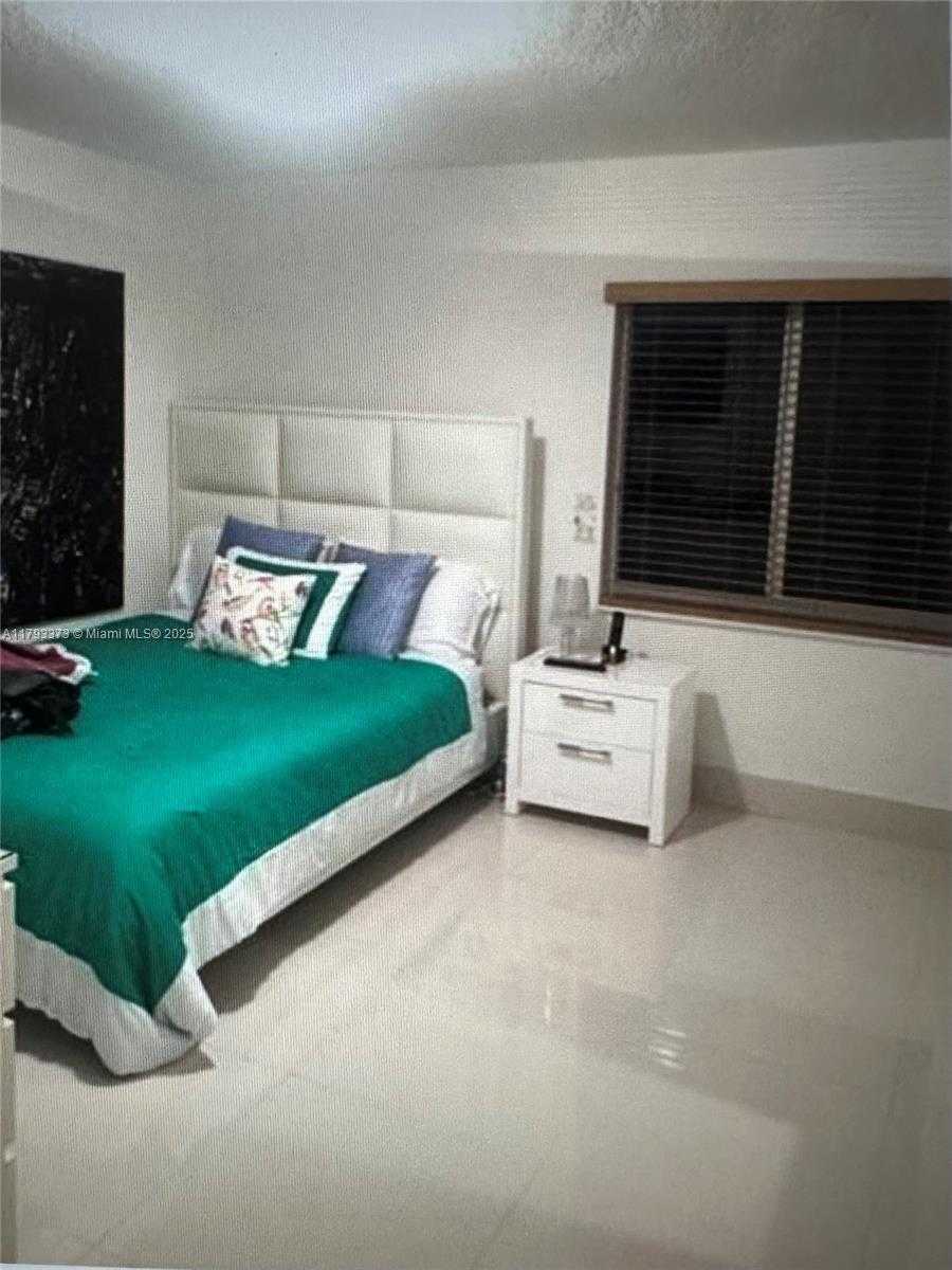 Small Image of 6558 NORTH WEST 113TH PL, Doral Number 7