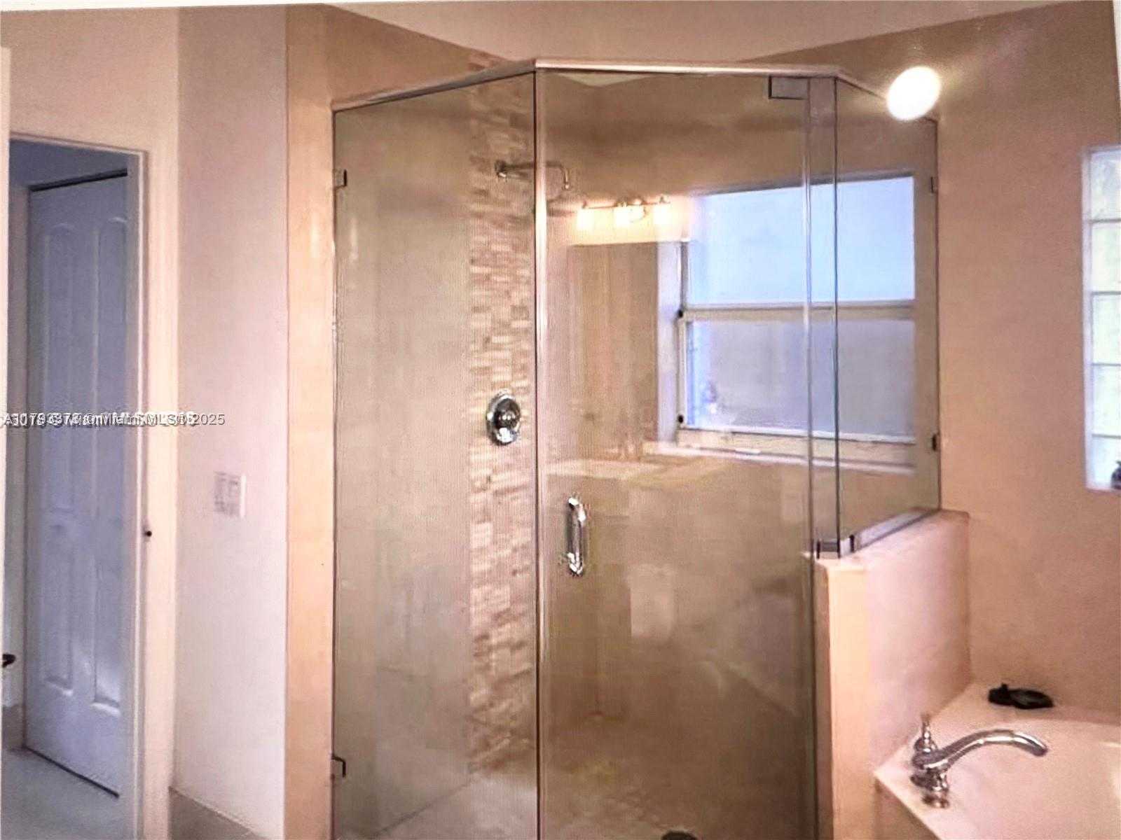 Small Image of 6558 NORTH WEST 113TH PL, Doral Number 9