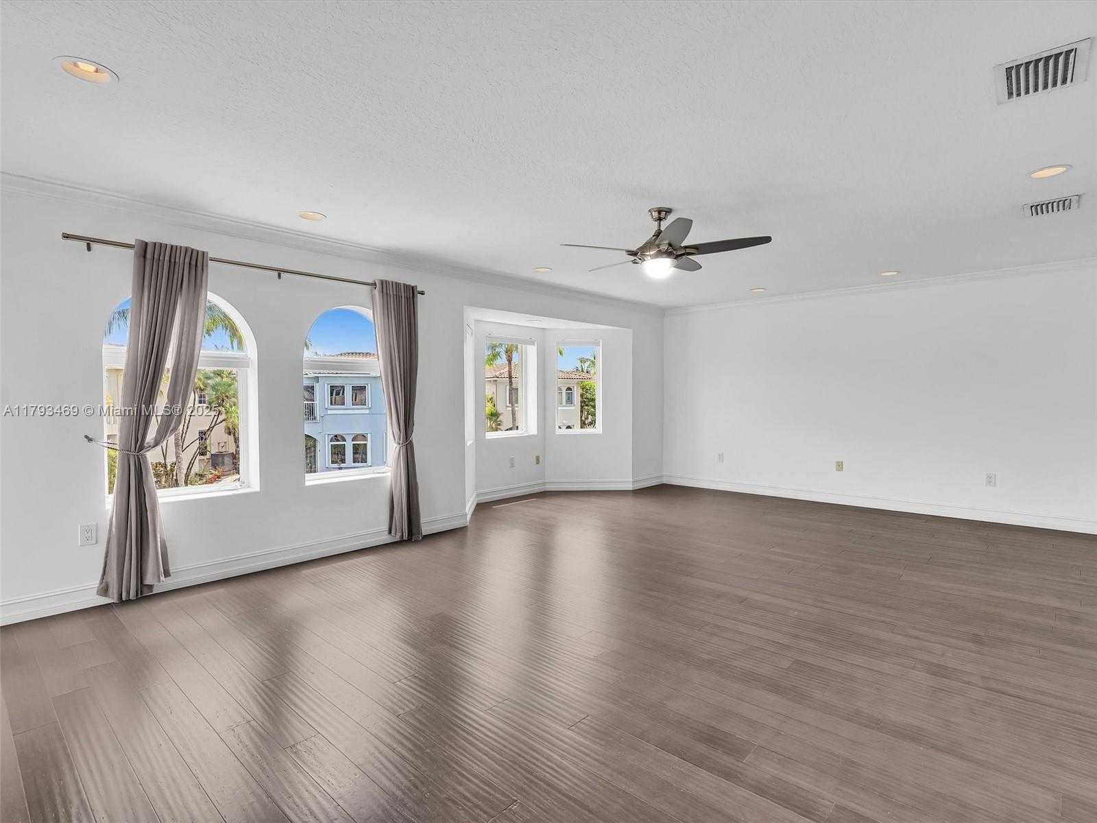 Small Image of 3144 NORTH EAST 212TH ST, Aventura Number 16